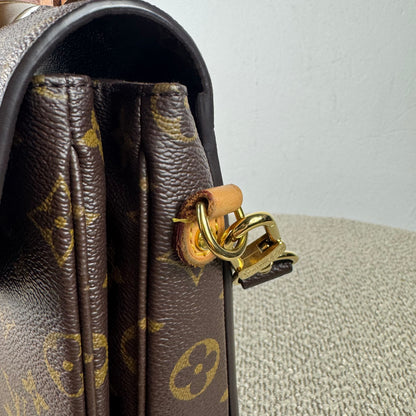 Louis Vuitton Pochette Métis – Monogram Canvas