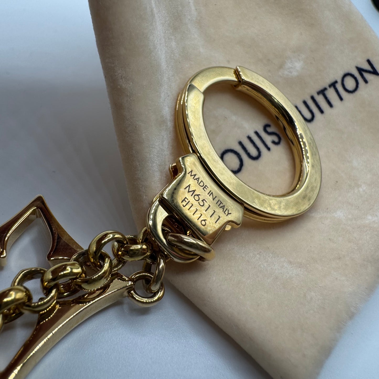 Louis Vuitton Fleur de Monogram Taschenschmuck mit Kette
