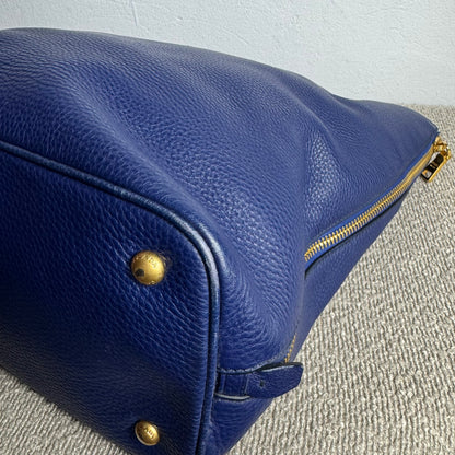 Prada Shopper Vitello Leder in Blau