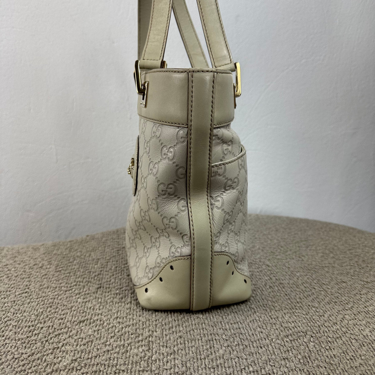 Gucci Mini Guccissima Punch Tote Bag – Weiß