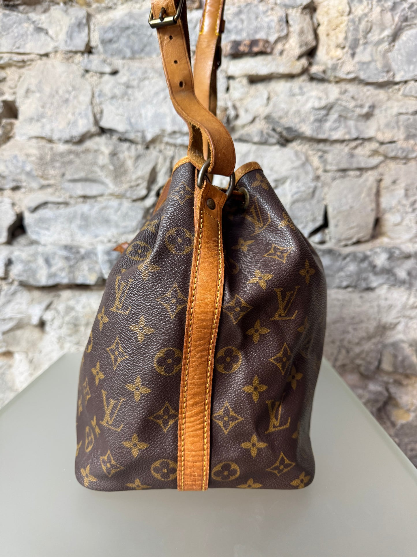 Louis Vuitton Petit Noé Schultertasche – Monogram Canvas
