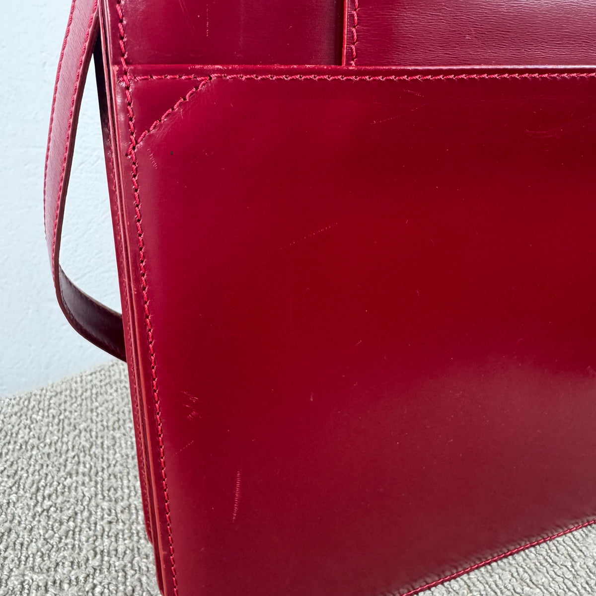 BVLGARI Limited Edition Handtasche – Rotes Leder – Nr. 228/888