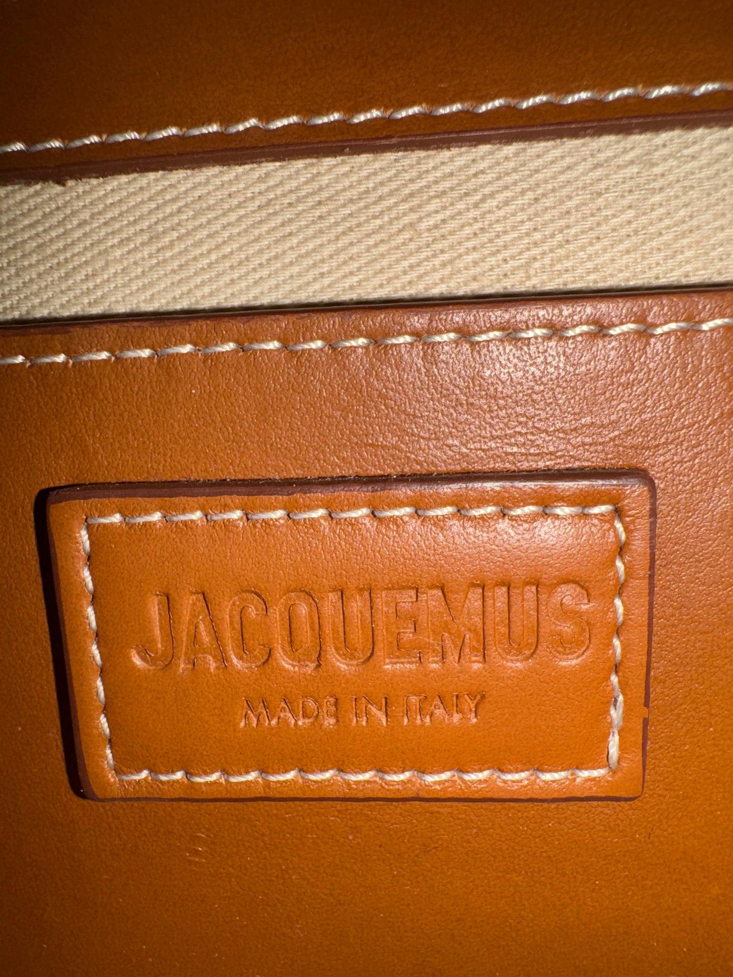 Jacquemus Le Bambino – Braun