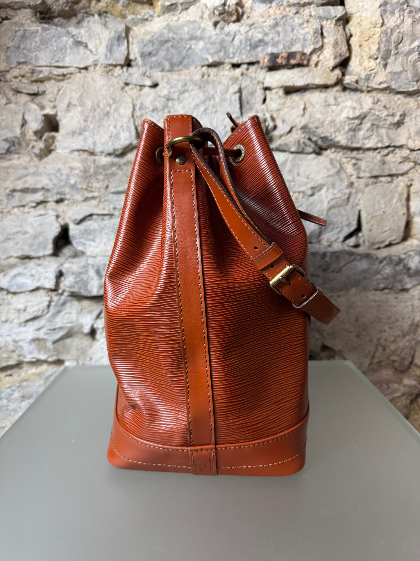 Louis Vuitton Noé Grande Epi Leder Braun – Vintage