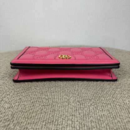 Gucci GG Matelassé Chain Wallet – Pink