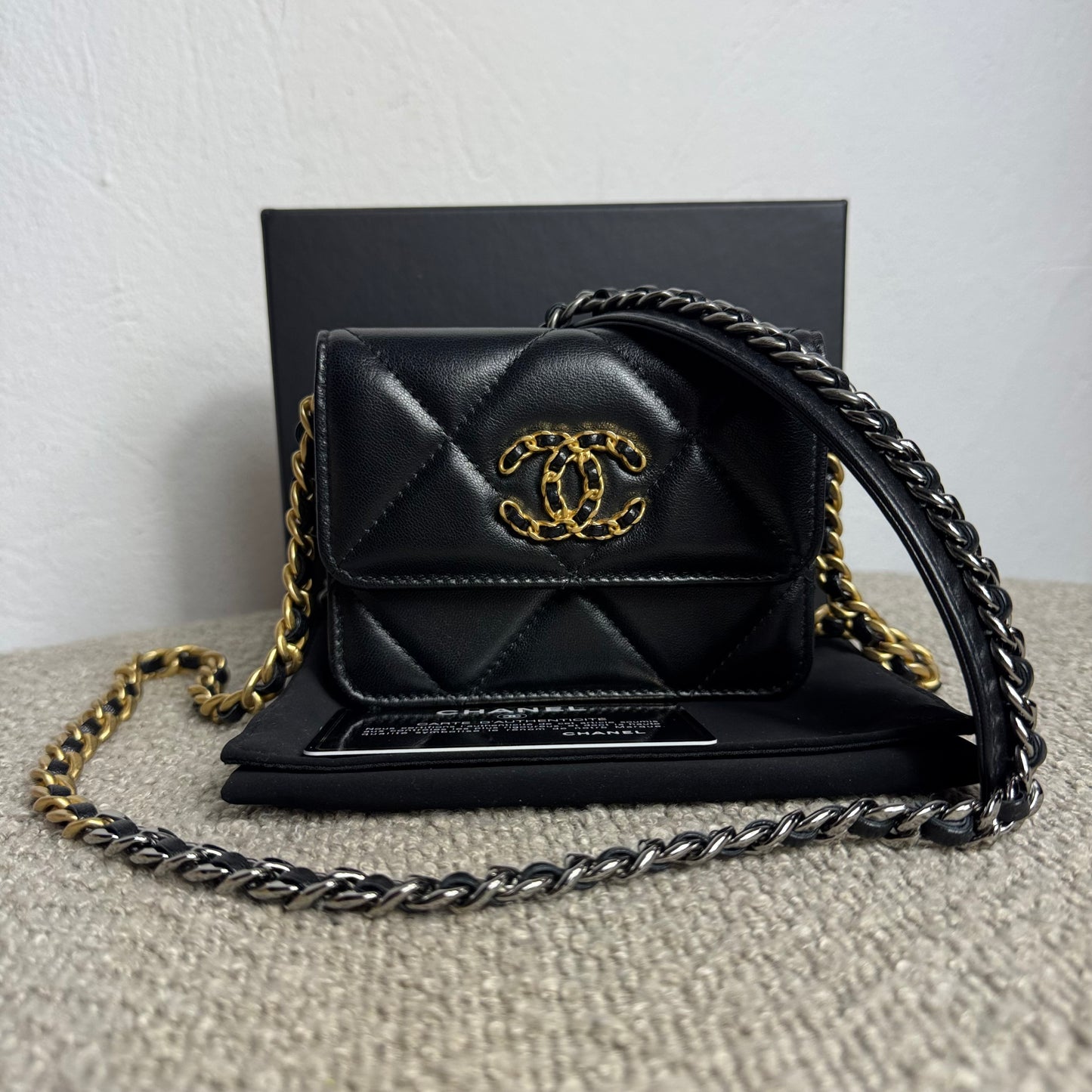 Chanel 19 Wallet on Chain
