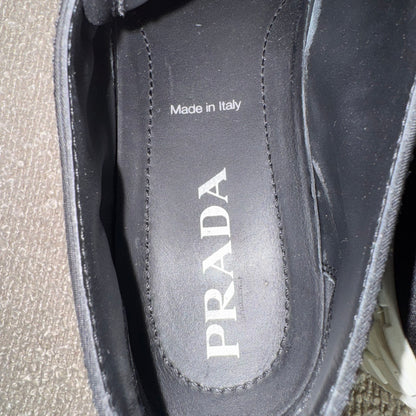 Baskets basses Prada « Double Wheel » en gabardine Re-Nylon noir blanc T. 38,5