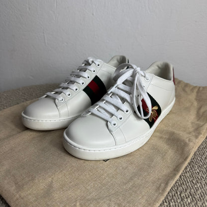 Gucci Ace Damen-Sneaker – Weiß mit Web-Streifen und Bienen-Stickerei