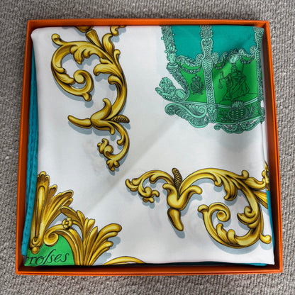 Hermès Carré 90 Seidenschal "Carrosses d'Or" – Türkis/Gold/Weiß – Vintage