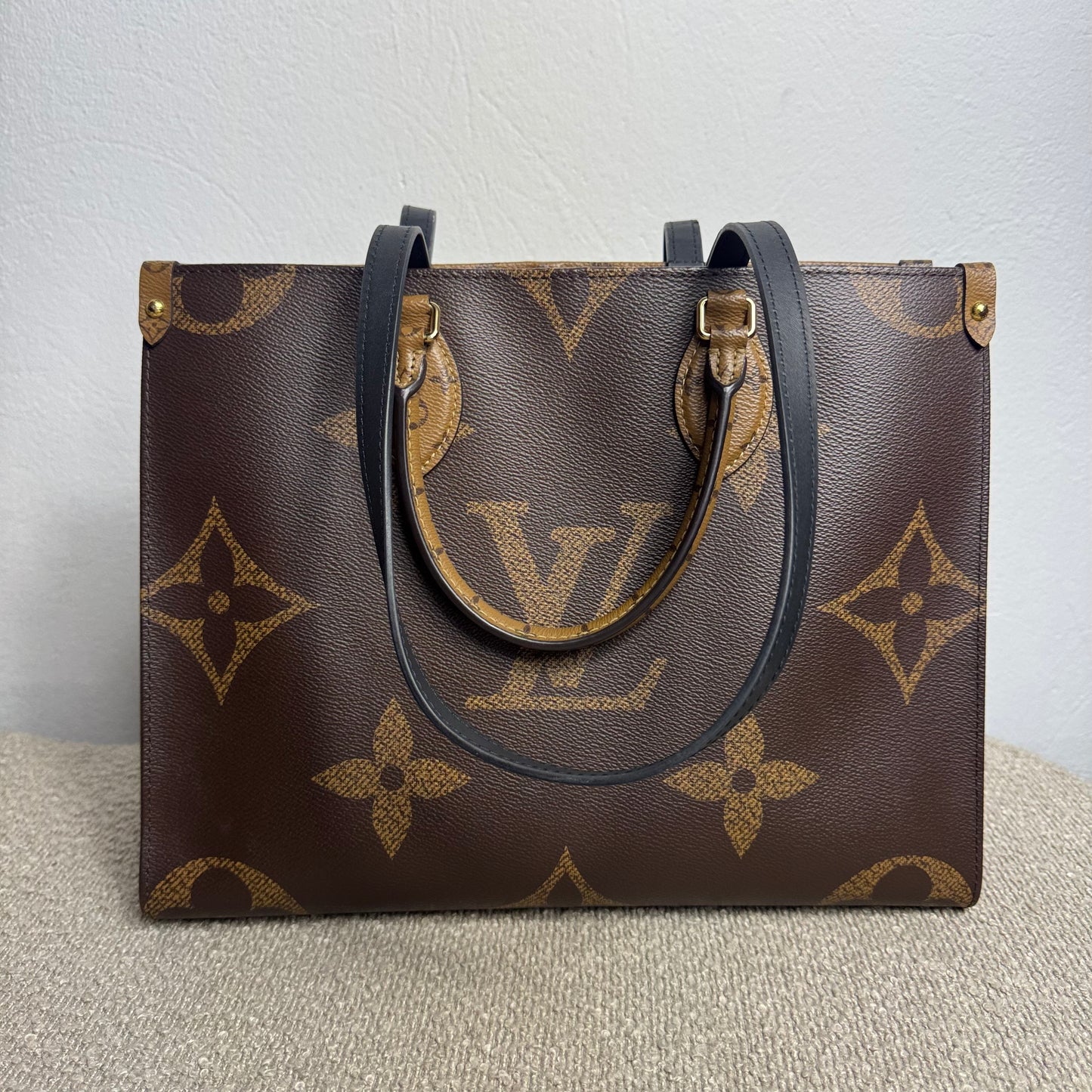 Louis Vuitton OnTheGo MM Reverse Monogram