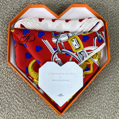 Hermès Carré 90 „Brides de Gala LOVE“ – Seidentuch Sonderedition