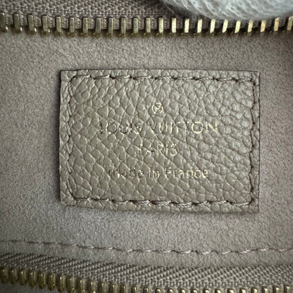 Louis Vuitton CarryAll MM – Monogram Empreinte Leder Taube