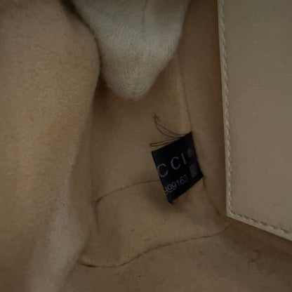 Gucci GG Marmont Kleine Schultertasche – Weiß