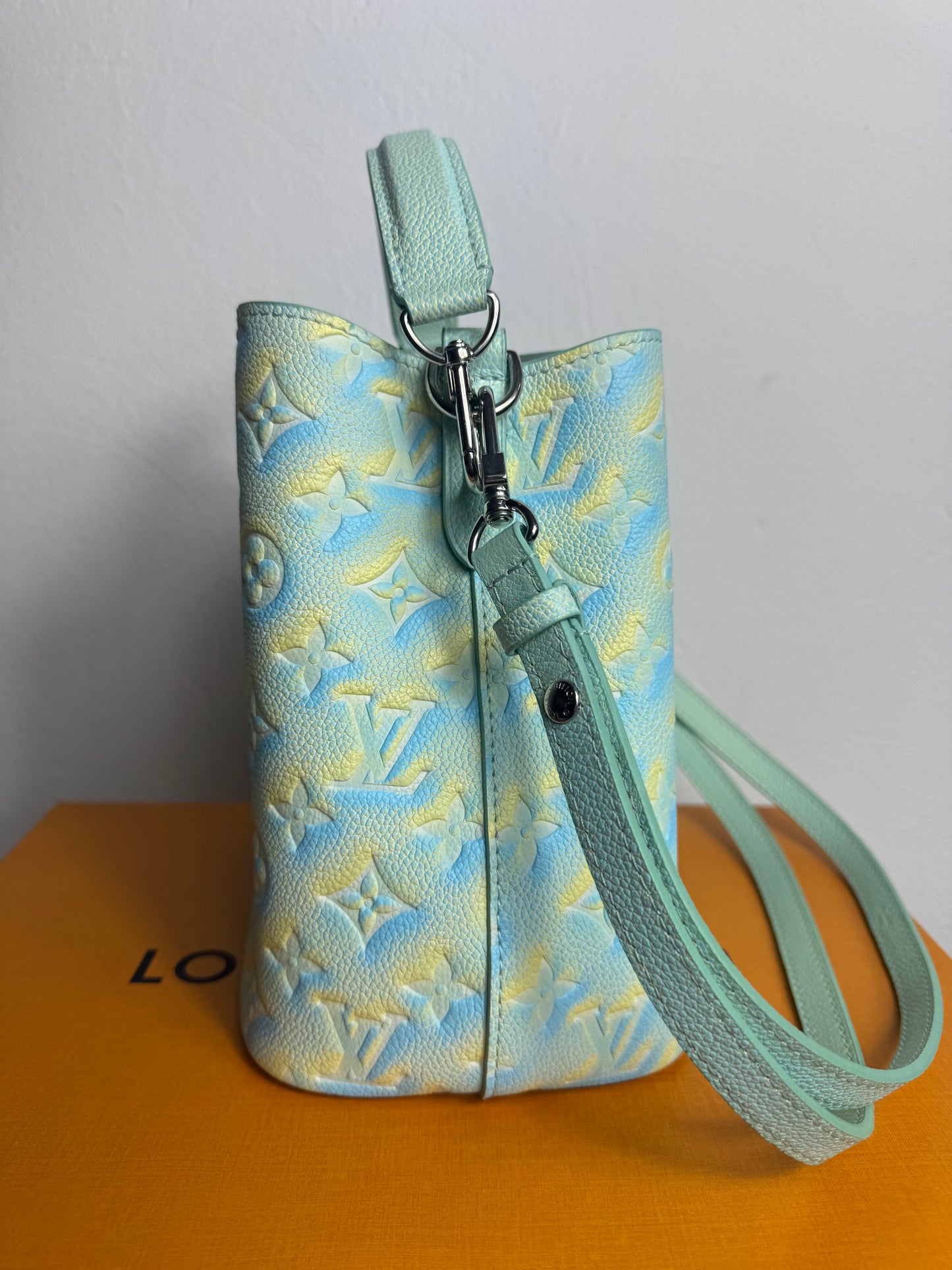 Louis Vuitton Néonoé BB – Monogram Empreinte „Summer Stardust“