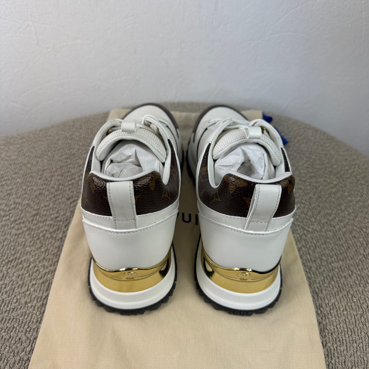Louis Vuitton Run Away Sneaker – Weiß / Monogram – Größe 38,5
