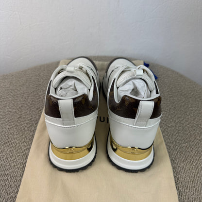 Louis Vuitton Run Away Sneaker – Weiß / Monogram – Größe 38,5