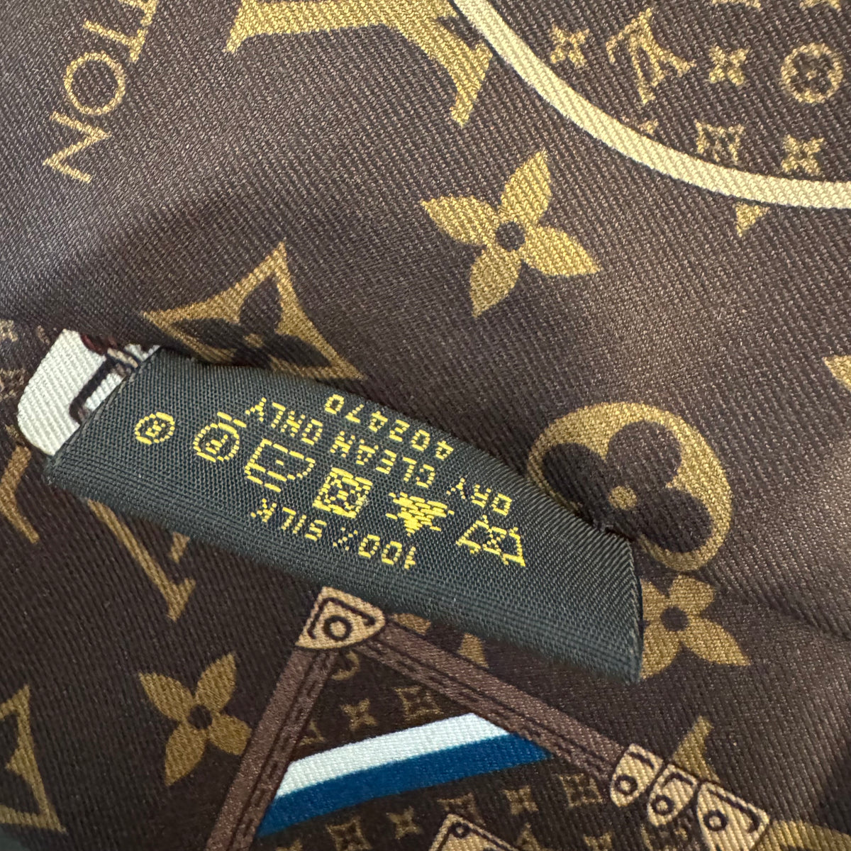 Louis Vuitton Monogram Trunks Seiden-Bandeau