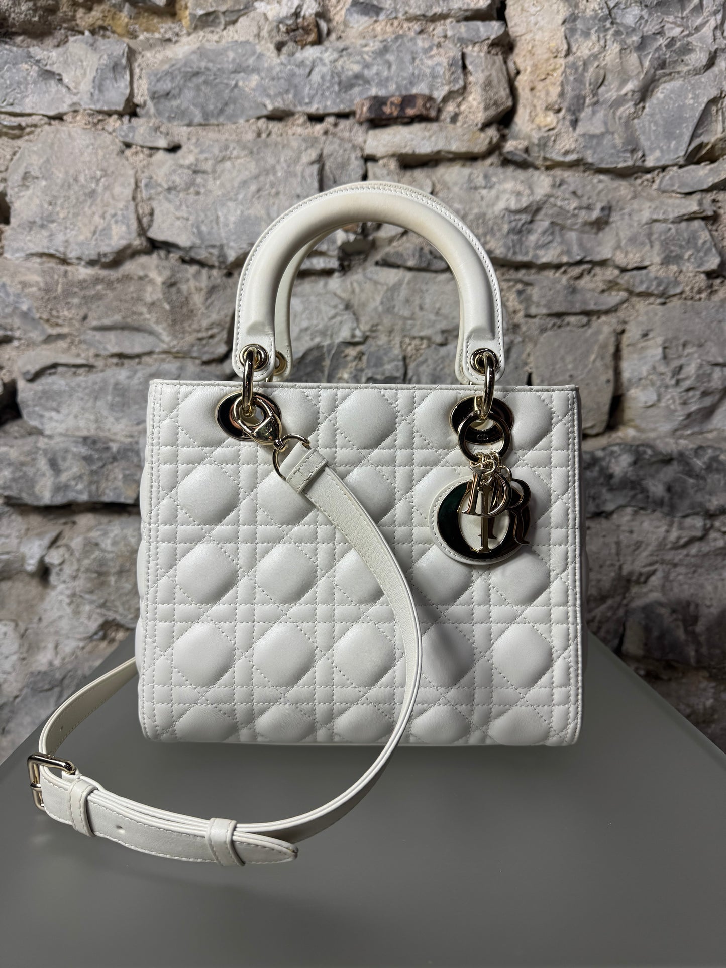 Mittelgroße Lady Dior Tasche Cannage Lammleder in Latte