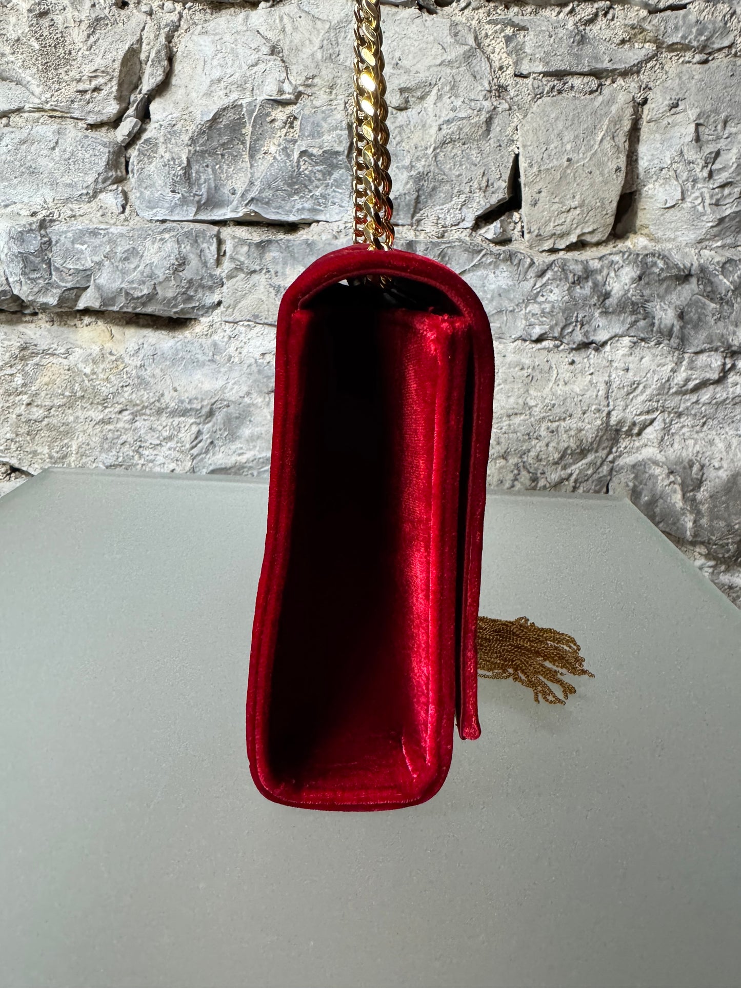 Yves Saint Laurent Kate Medium Rot Samt