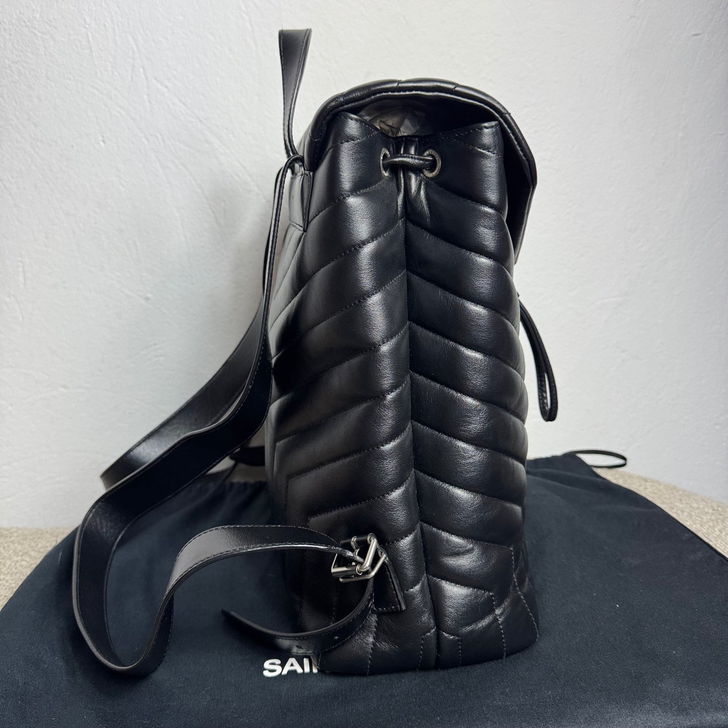 Saint Laurent Loulou Rucksack Matelassé-Leder Schwarz