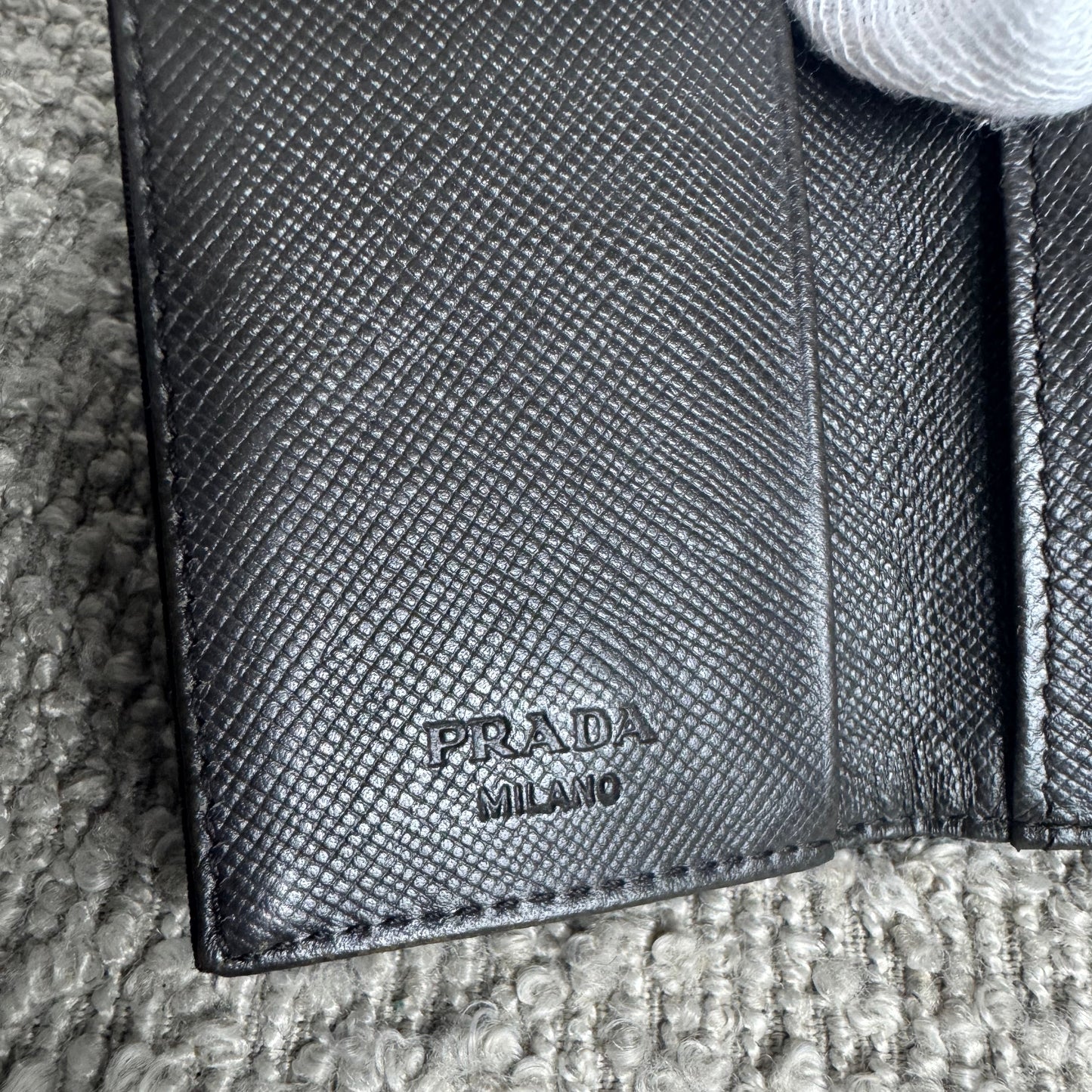 PRADA Nylon Schlüssel-Etui 6-fach Schwarz Saffiano