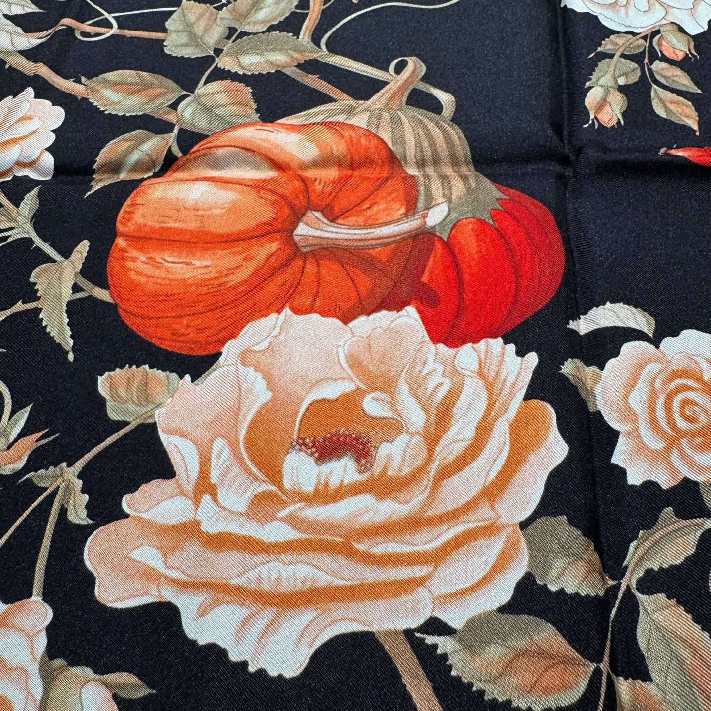 Salvatore Ferragamo Vintage "Harvest Pumpkin & Floral" Seidentuch