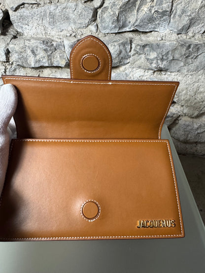 Jacquemus Le Bambino – Braun