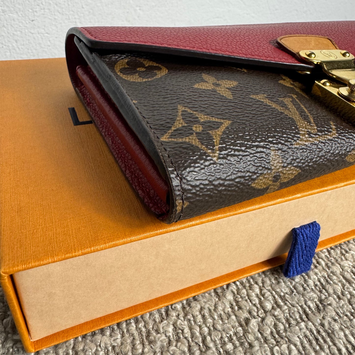 Louis Vuitton „Pallas“ Portemonnaie Monogram Rouge