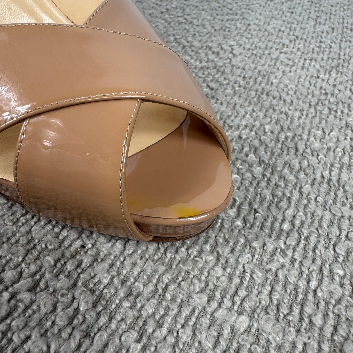 Christian Louboutin Shelley Pumps Nude Lackleder – Größe 39