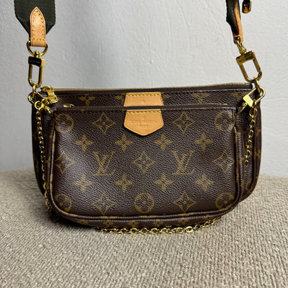 Louis Vuitton Multi Pochette Accessoires Monogram – Grüner Trageriemen