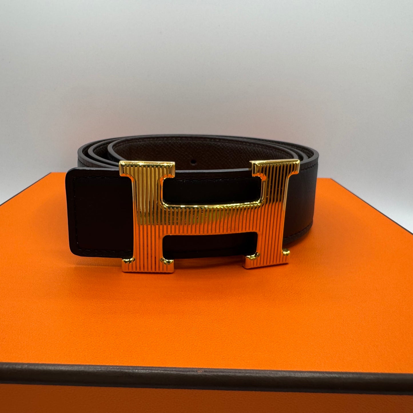 Hermès Gürtel H Striée – Wendbarer Gürtelriemen Schwarz / Ébène