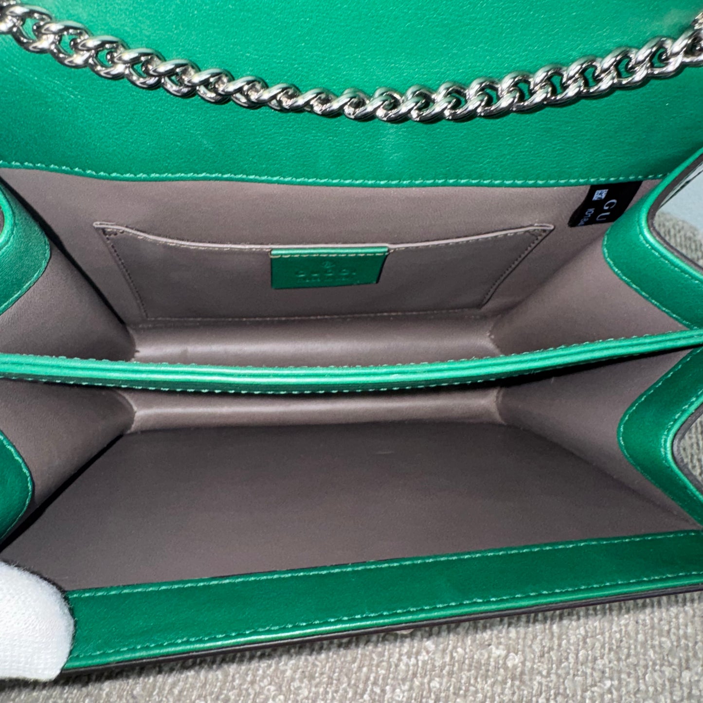 Gucci Green Small Patent Interlocking GG Crossbody Grün