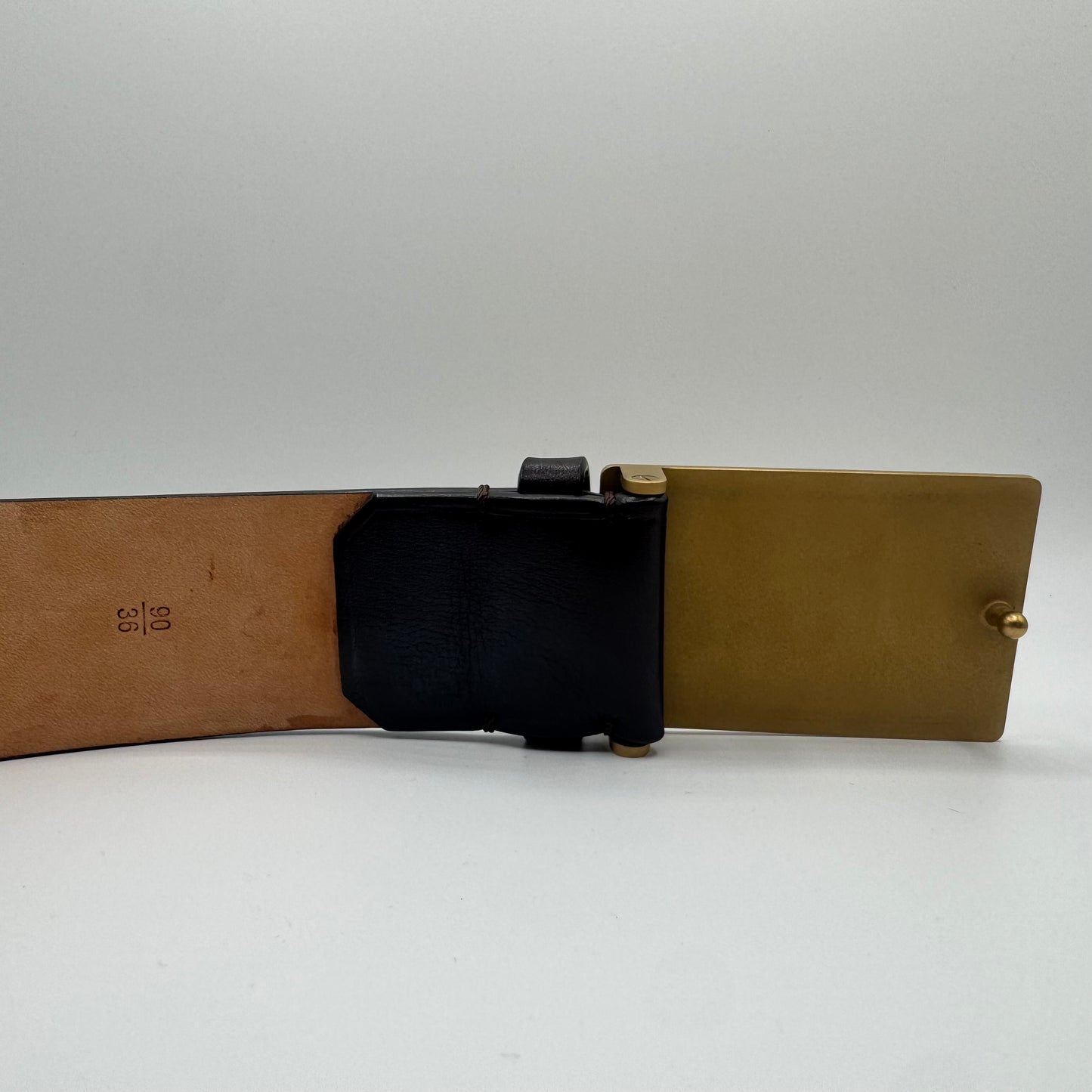 Louis Vuitton Inventeur Plate Buckle Ledergürtel – Schwarz – Gr. 90