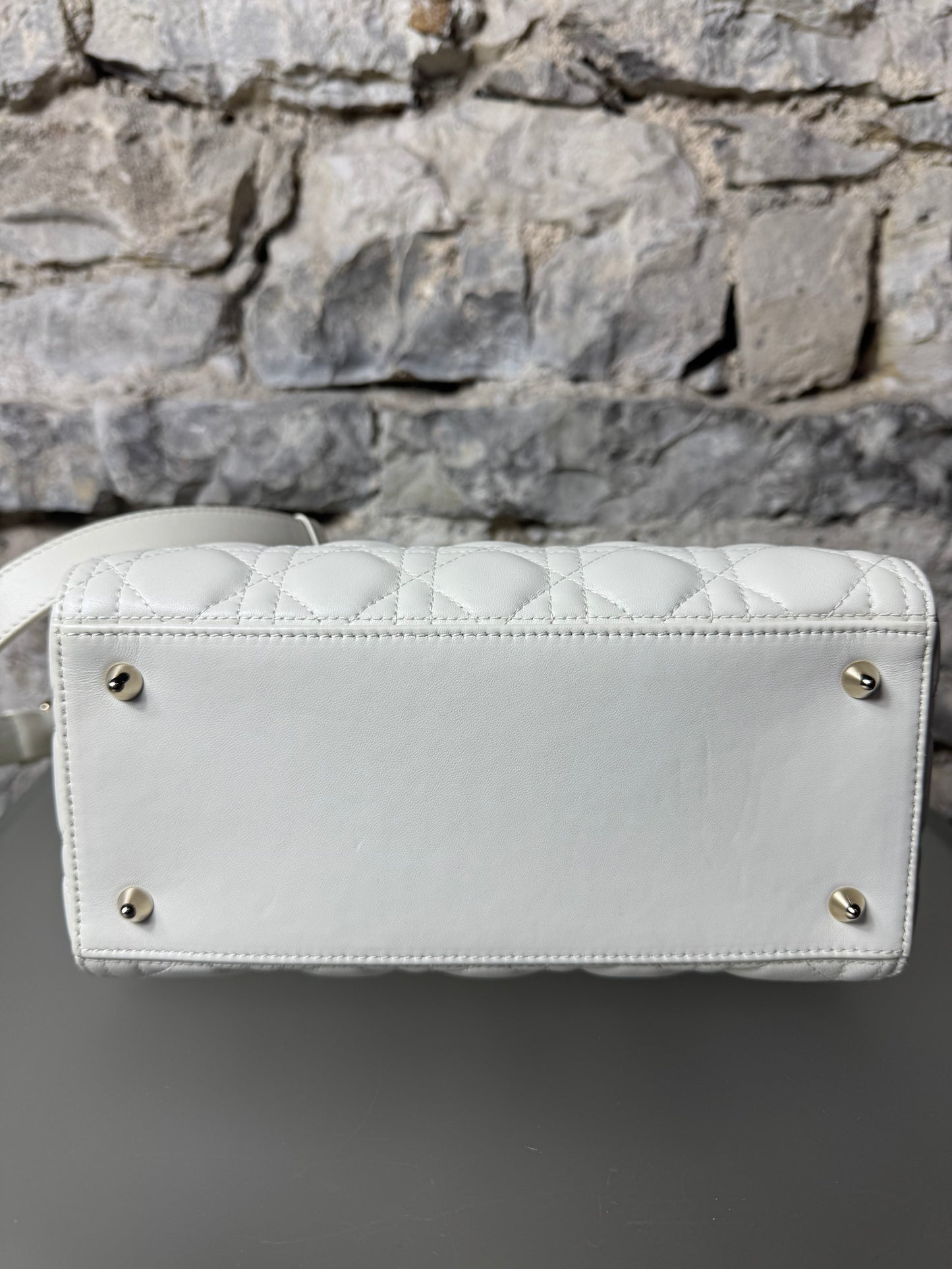 Mittelgroße Lady Dior Tasche Cannage Lammleder in Latte