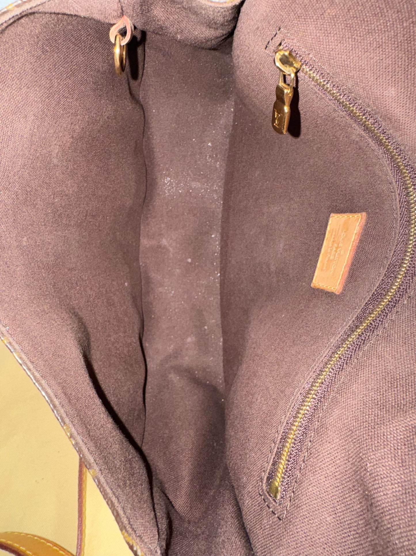 Louis Vuitton Menilmontant MM – Monogram Canvas