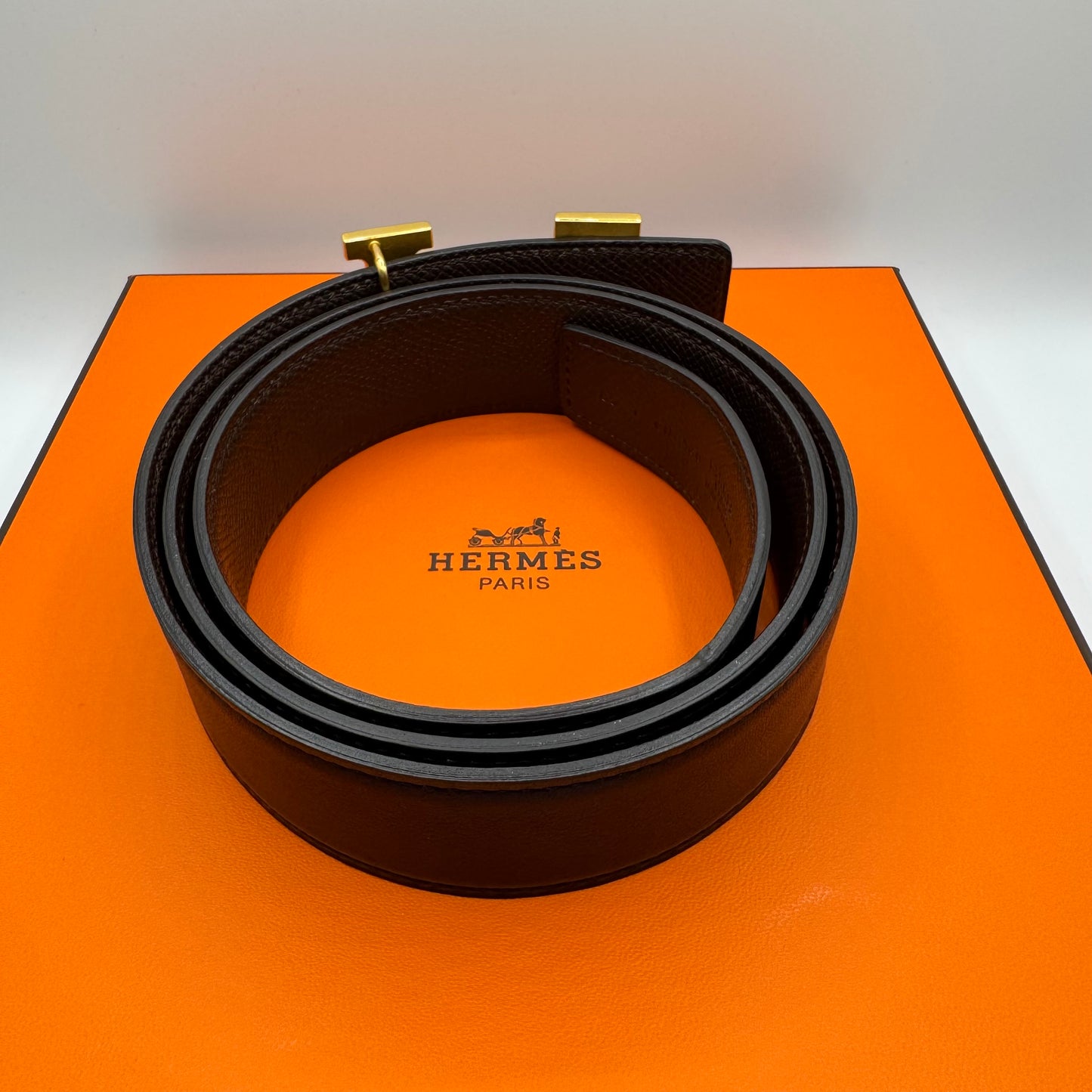 Hermès Gürtel H Striée – Wendbarer Gürtelriemen Schwarz / Ébène