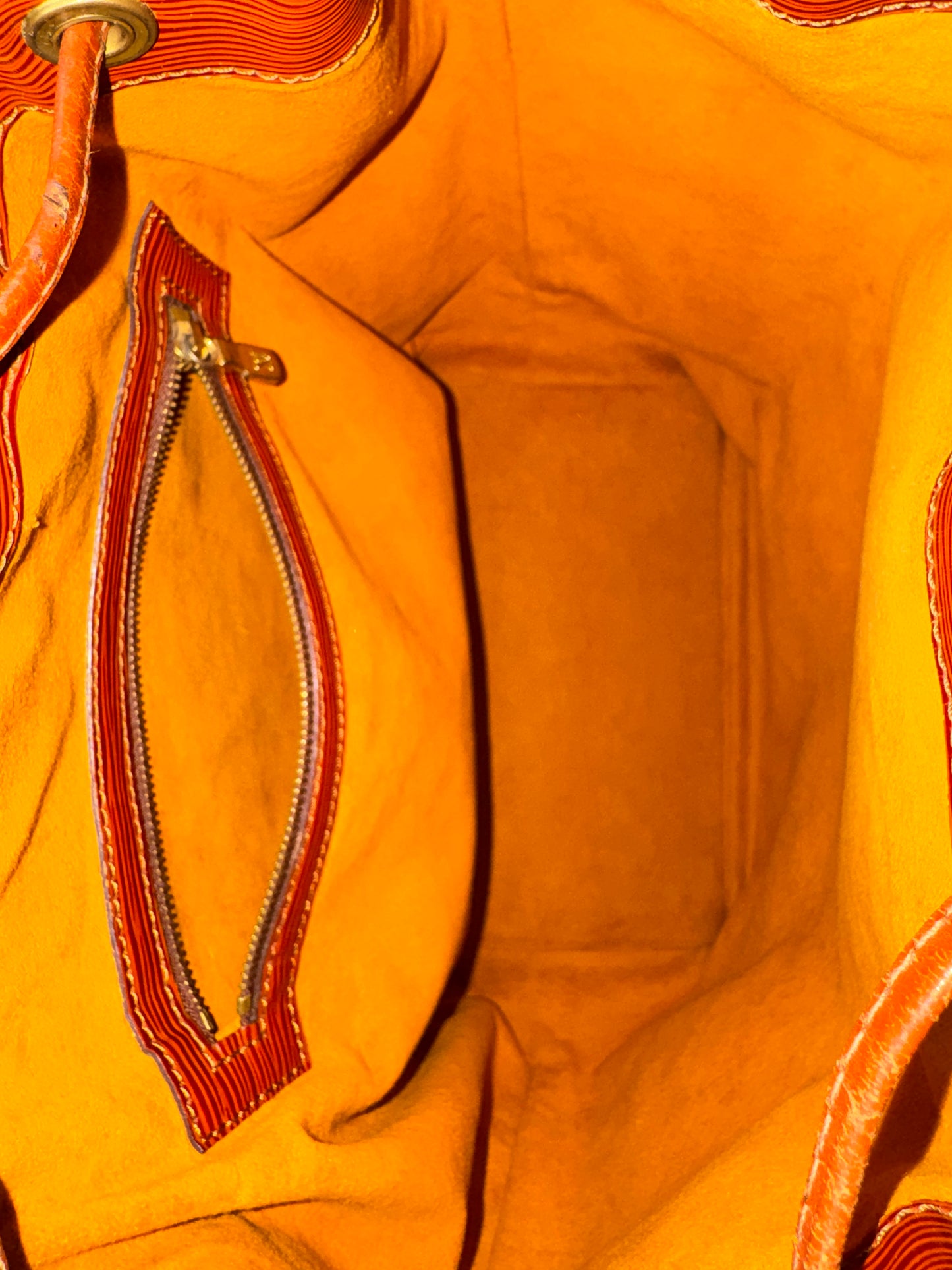 Louis Vuitton Noé Grande Epi Leder Braun – Vintage