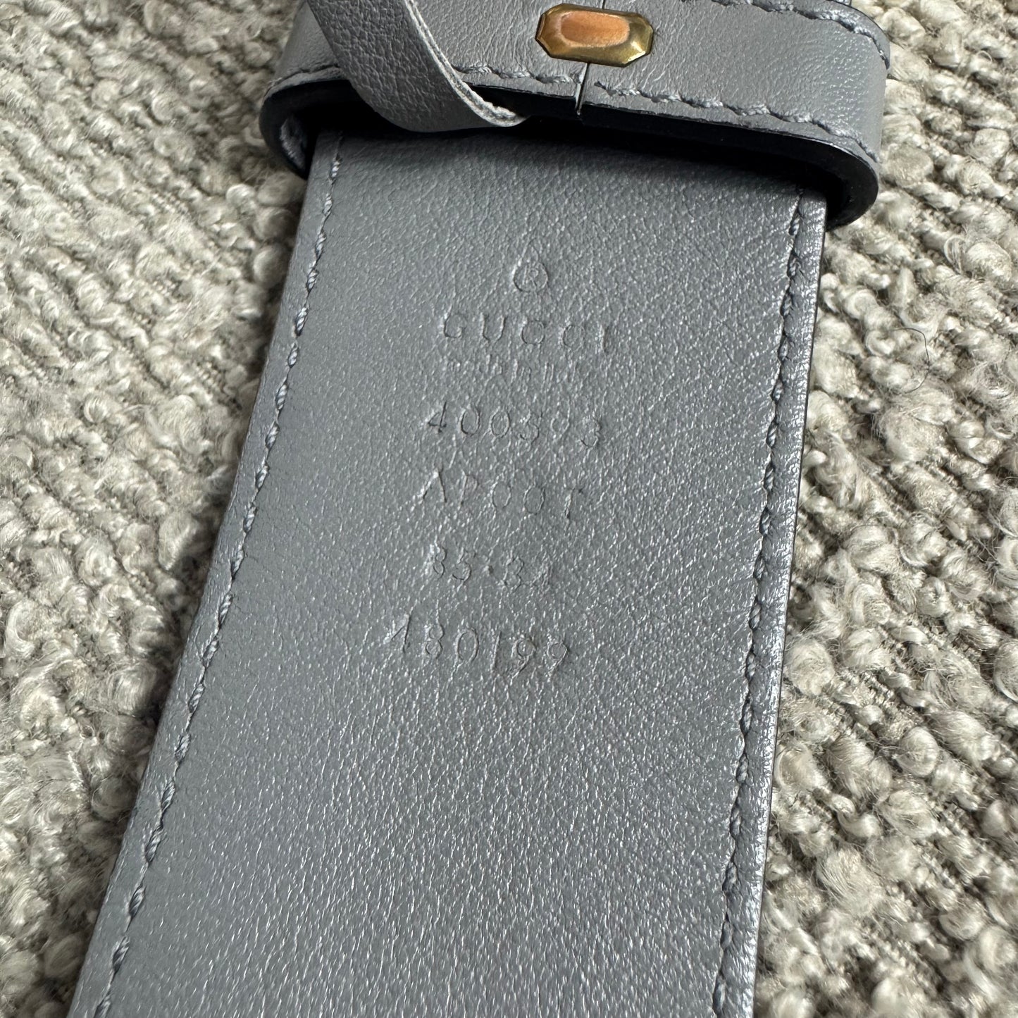 Gucci GG Marmont Gürtel Grau mit goldener GG-Schnalle