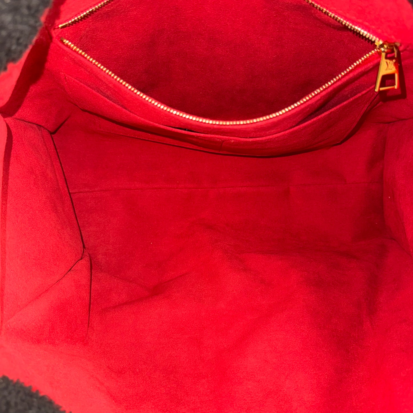 Louis Vuitton OnTheGo GM – Monogram Giant Teddy Schafsfell