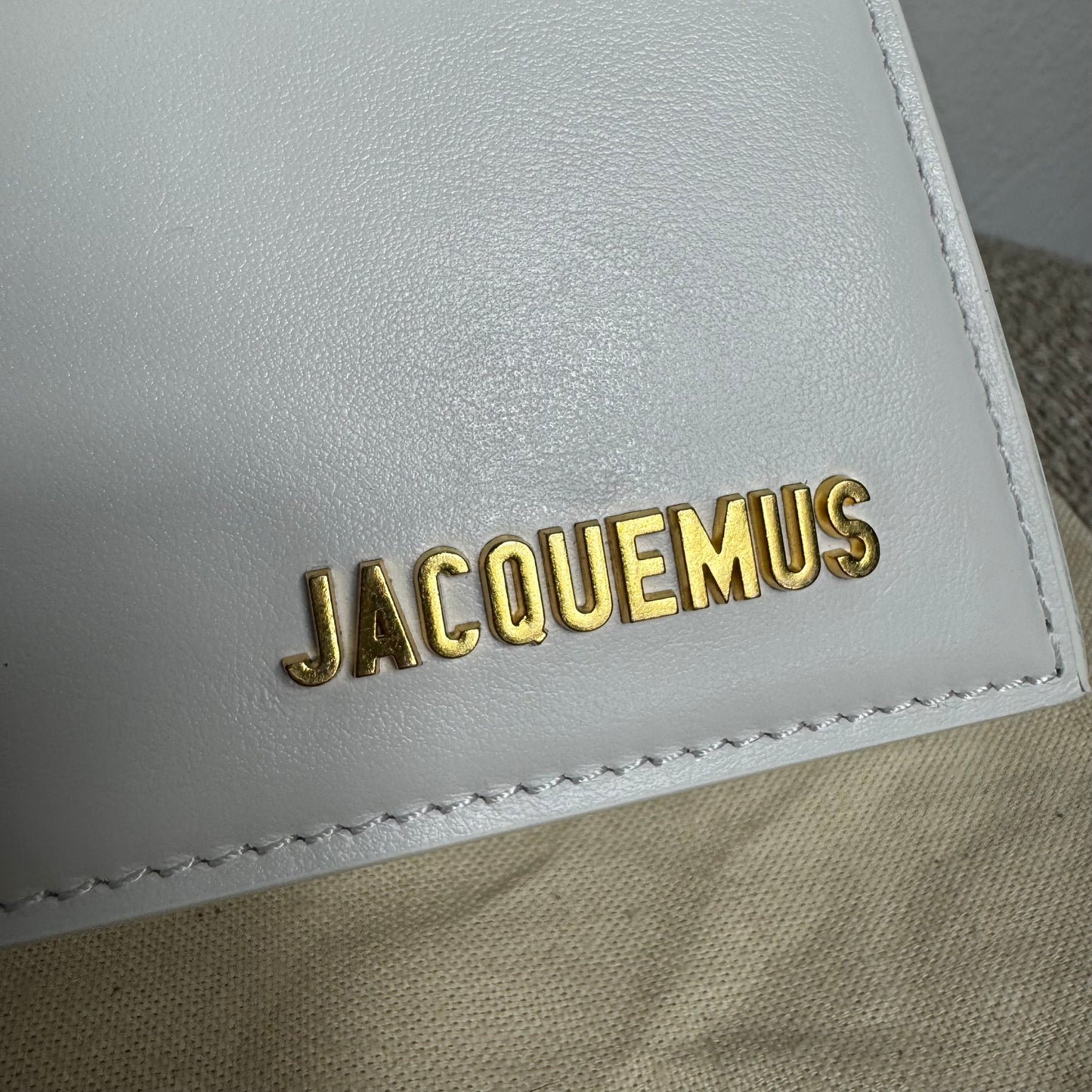 Jacquemus Le Grand Chiquito Weiß
