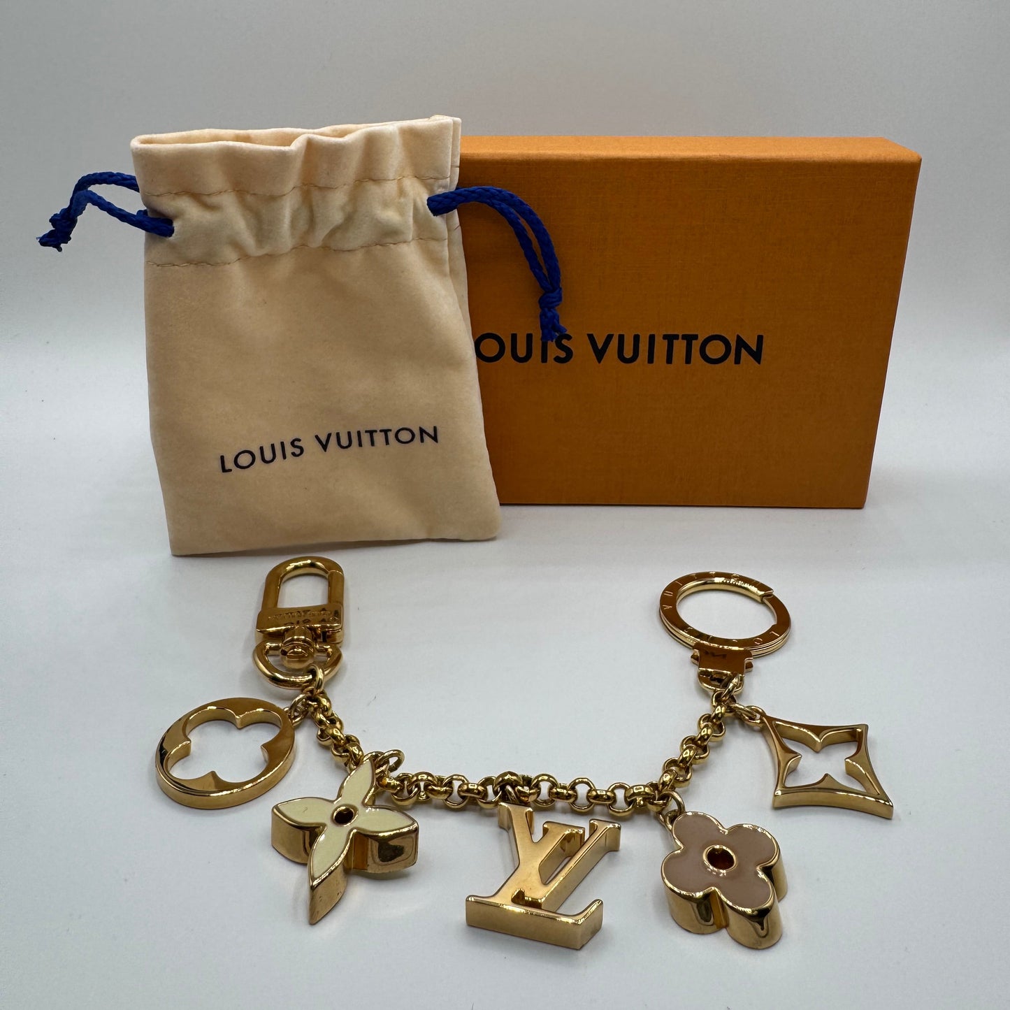 Louis Vuitton Fleur de Monogram Taschenschmuck mit Kette