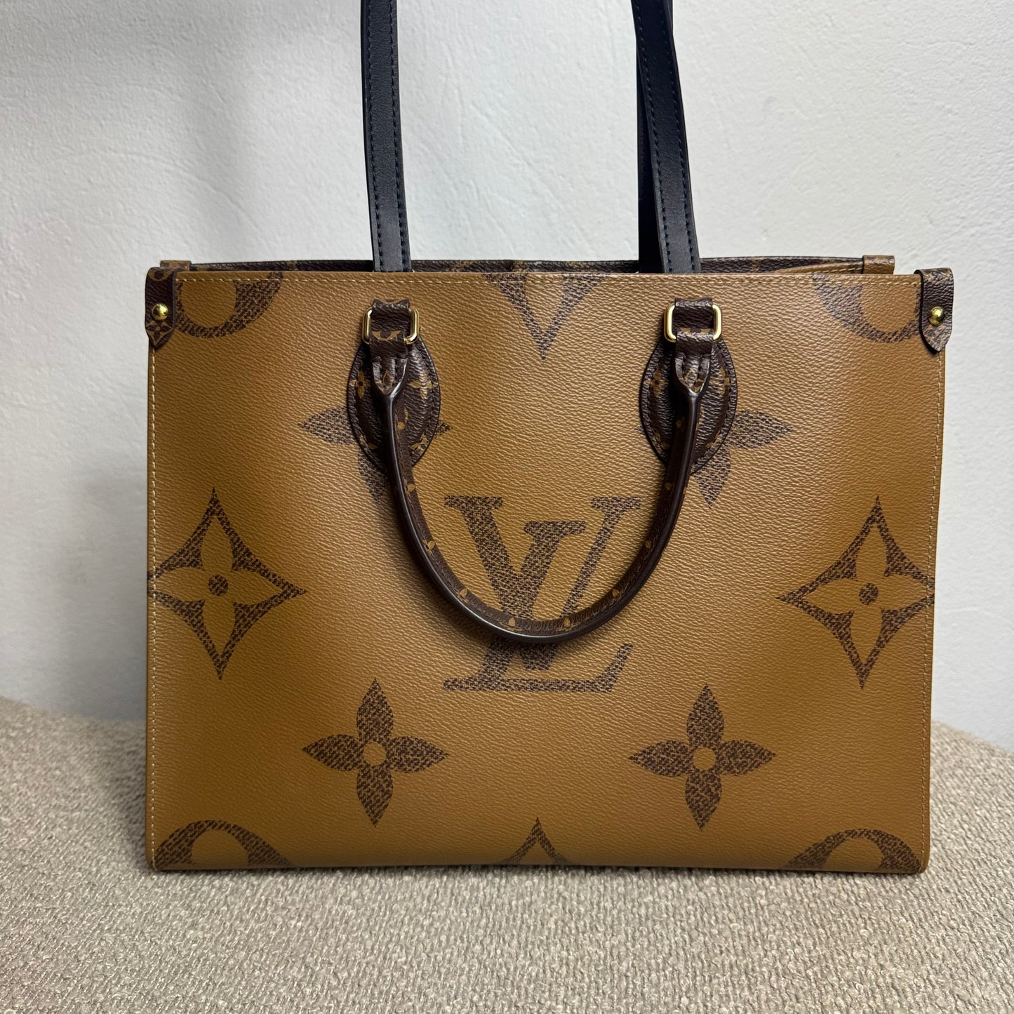 Louis Vuitton OnTheGo MM Reverse Monogram