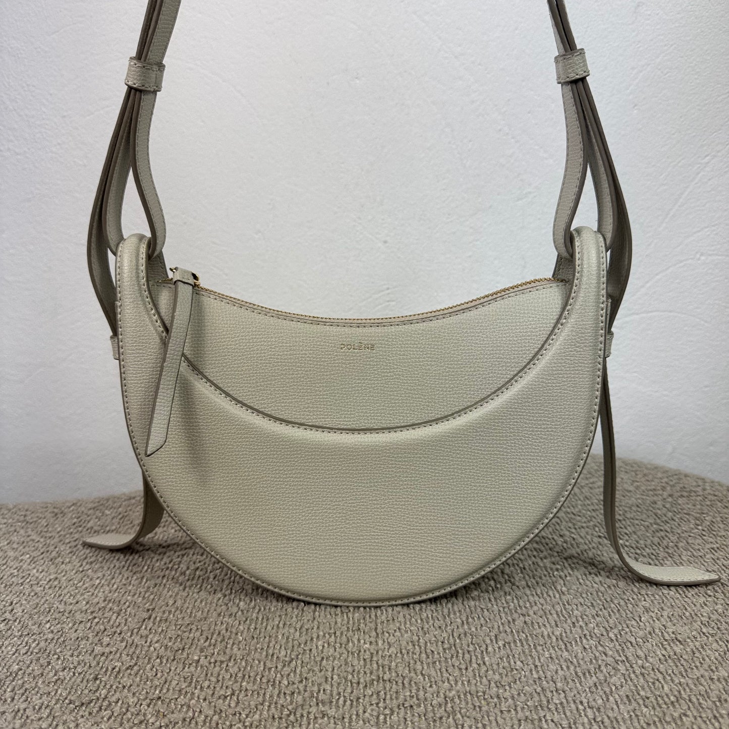 Polène Numéro Dix – Edition Taupe aus genarbtem Leder