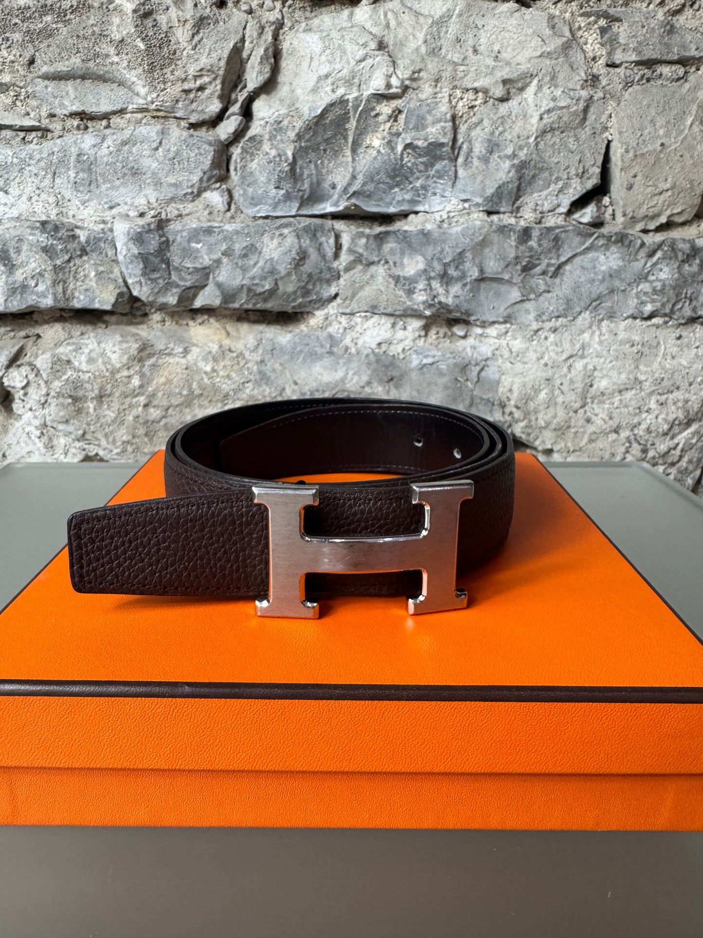 Hermès Wendegürtel – Dunkelbraun/Schwarz mit silberfarbener H-Schnalle