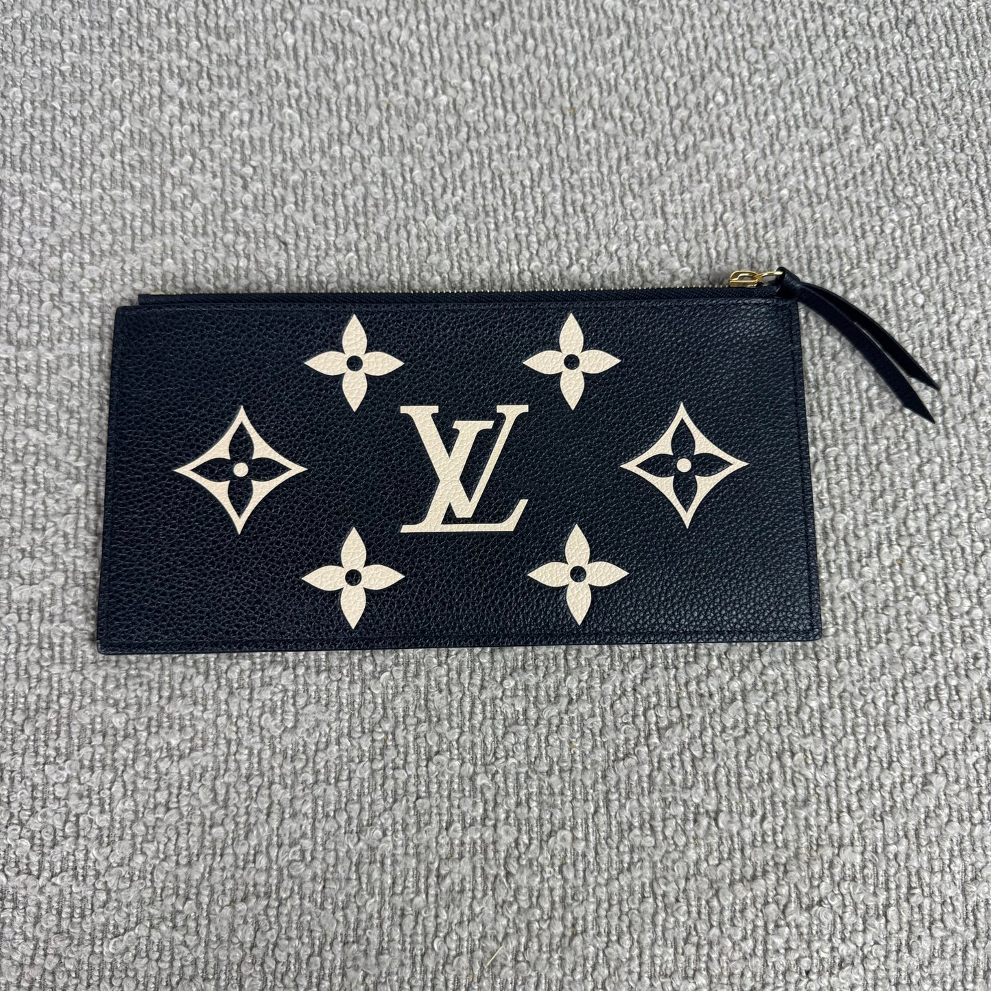Louis Vuitton Félicie Pochette – Empreinte Leder Schwarz / Beige
