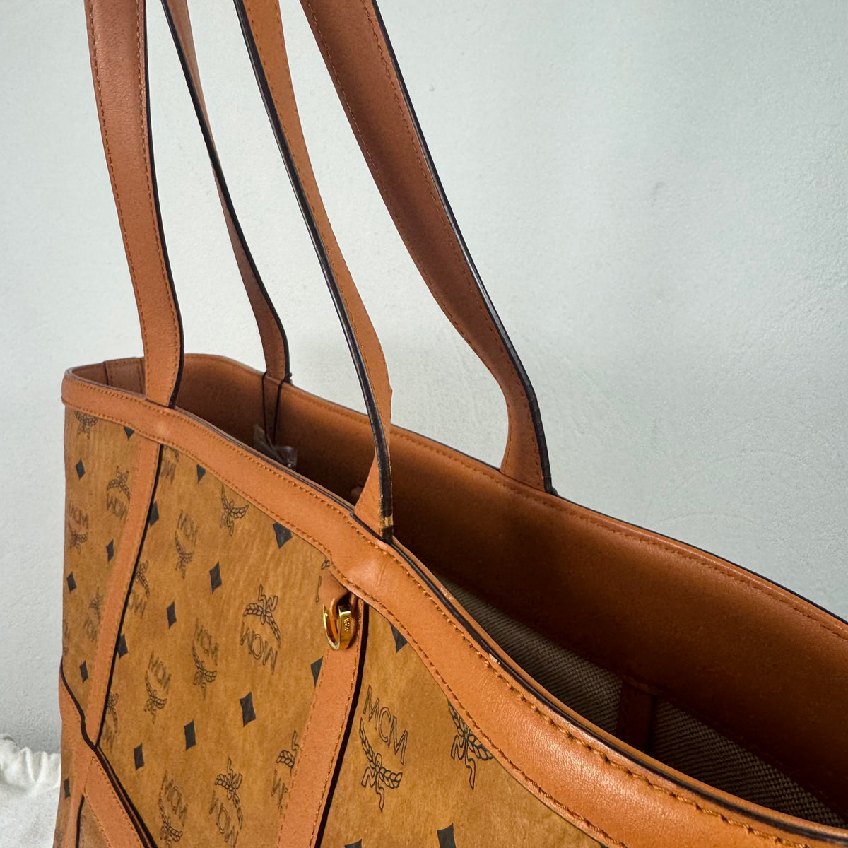 MCM Shopper – Visetos Cognac