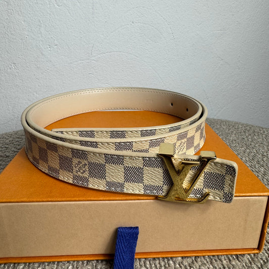 Louis Vuitton Initiales Gürtel Damier Azur 25 mm