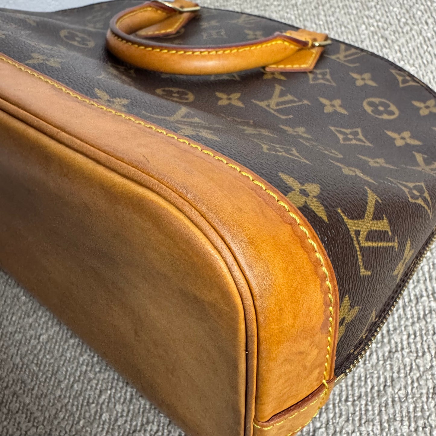 Louis Vuitton Alma MM Monogram