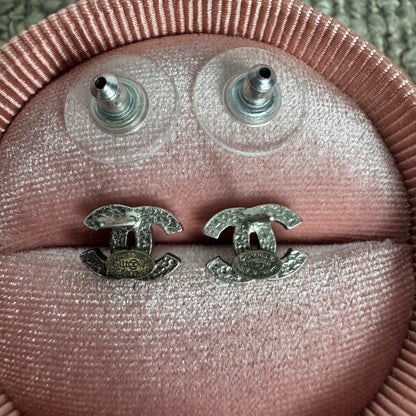 Chanel CC Logo Ohrstecker mit Kristallbesatz