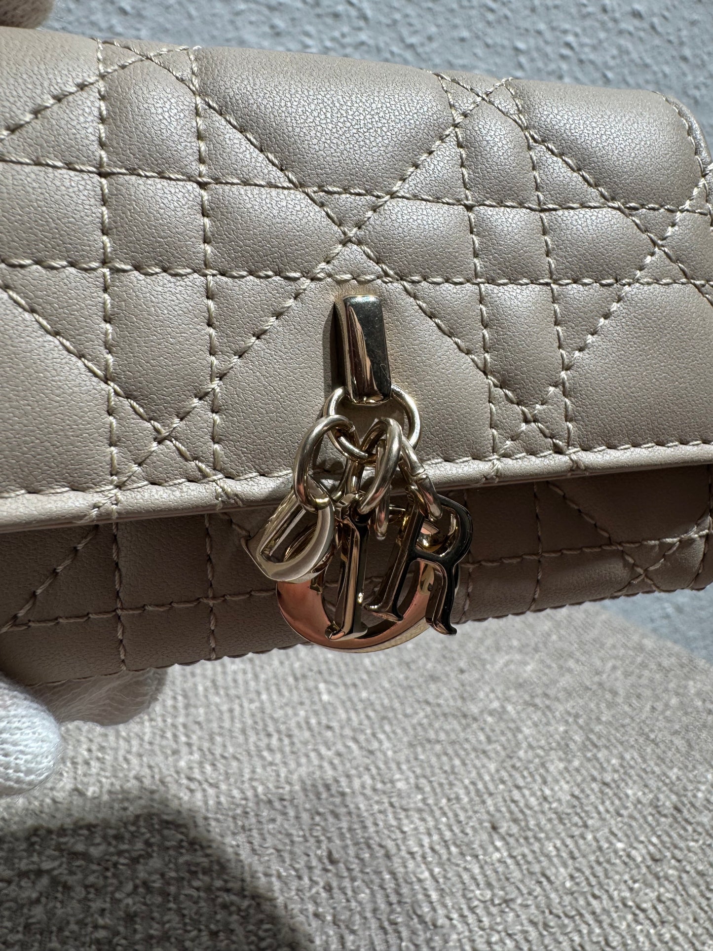 Christian Dior Lady Dior Lotus Geldbörse – Beige
